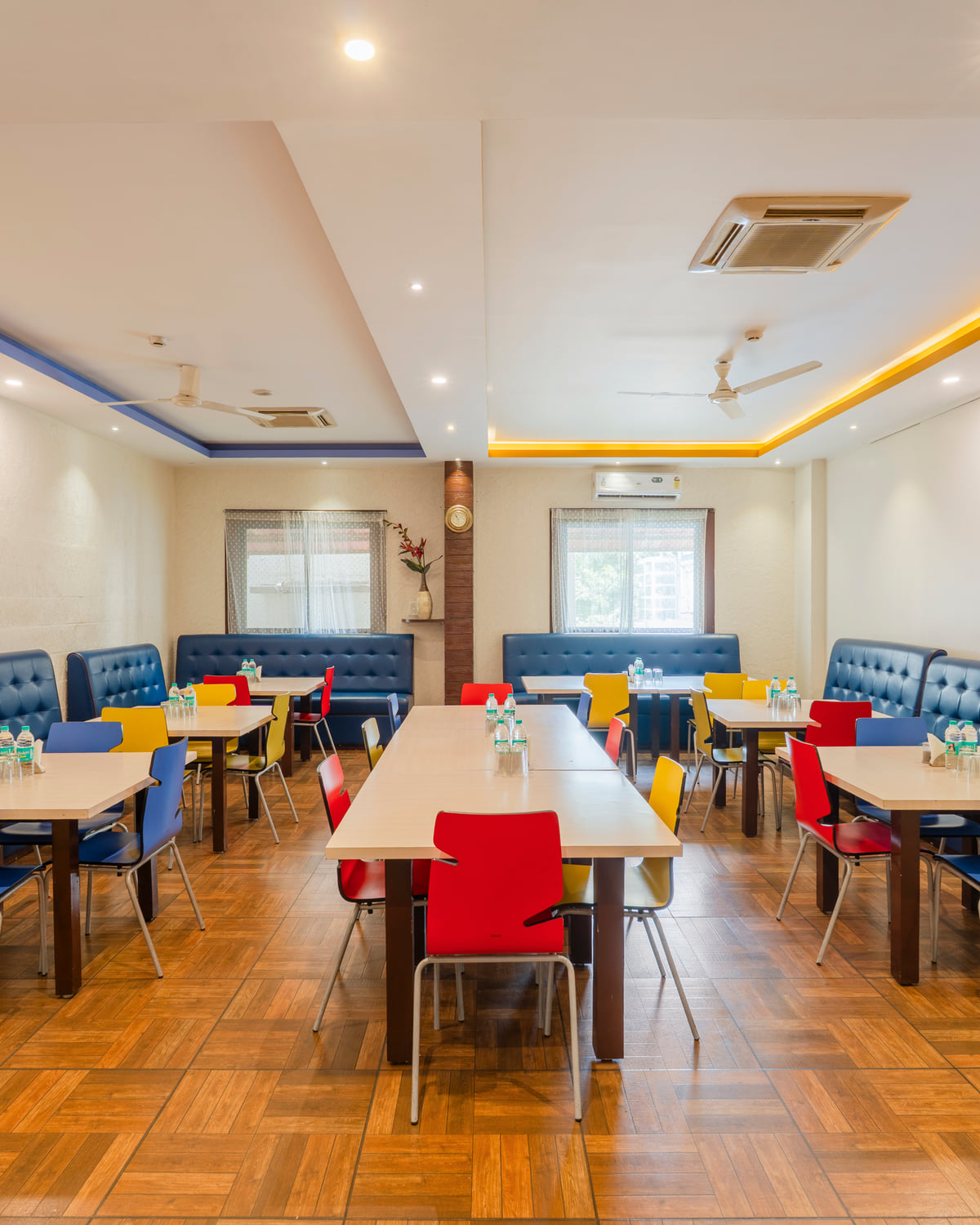 The breakfast area at R D Restaurant, with booth seating