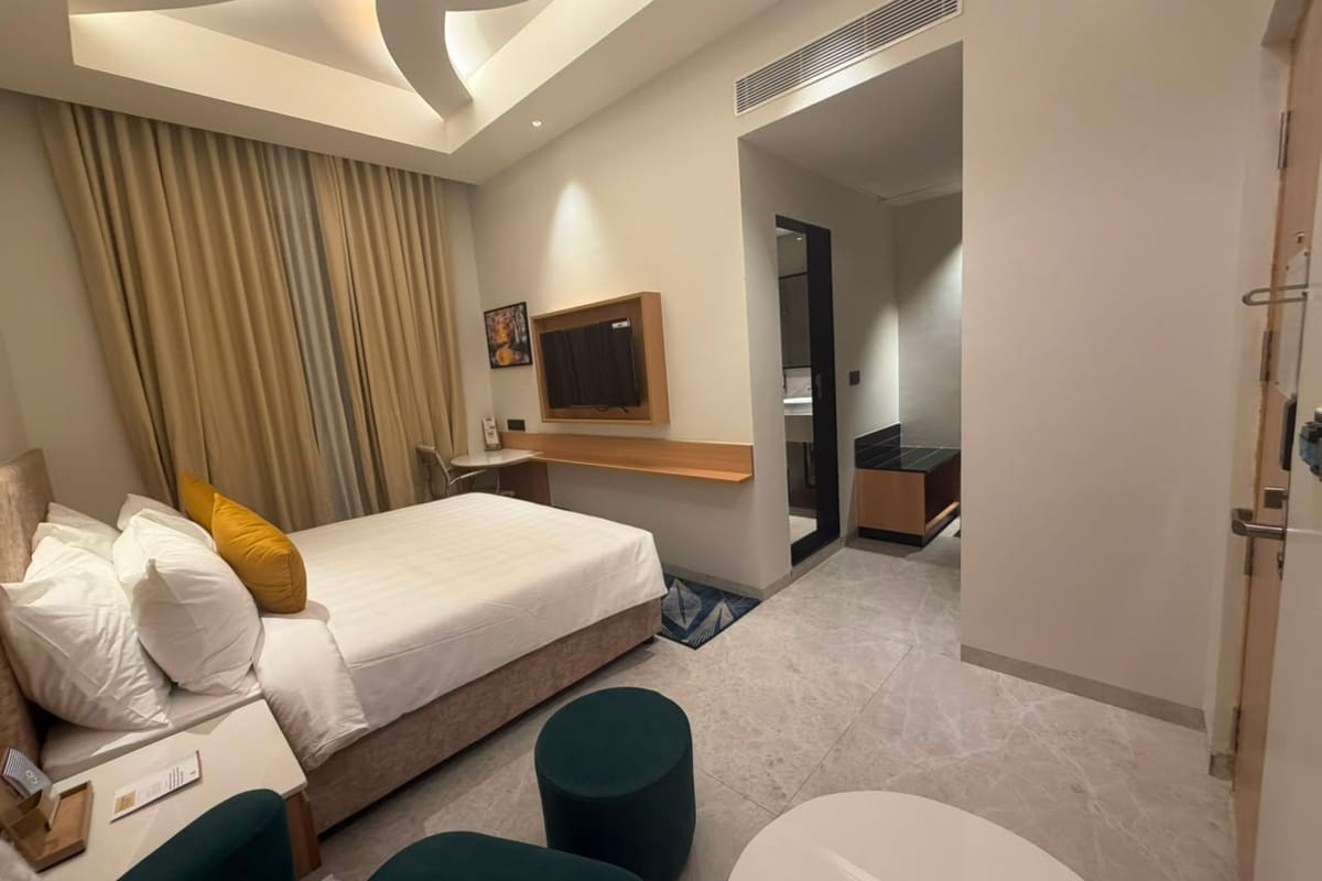 Smart Day Room with a king bed for day-use stays at Triumph Regency OMR Chennai