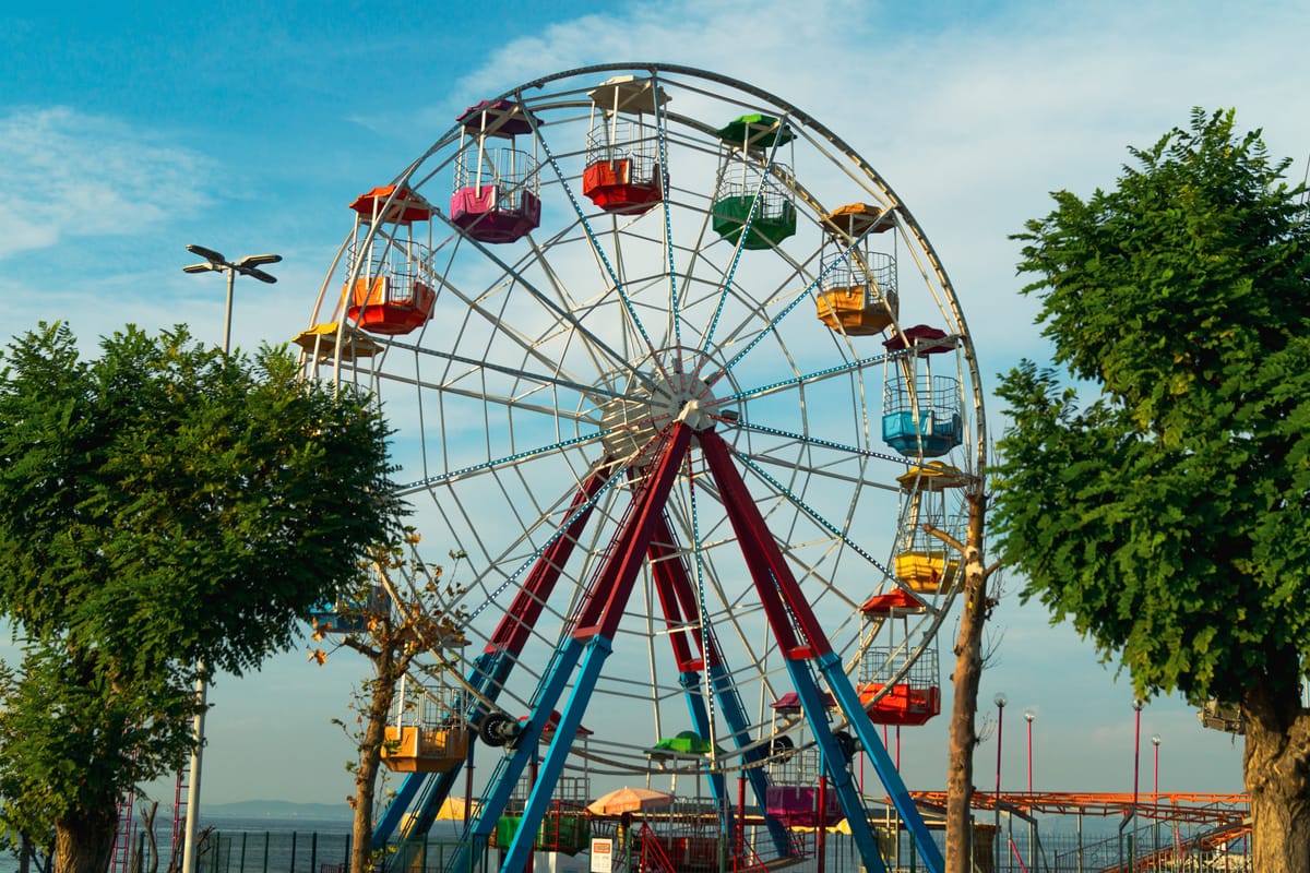 Giant wheel at an amusement park near Chennai