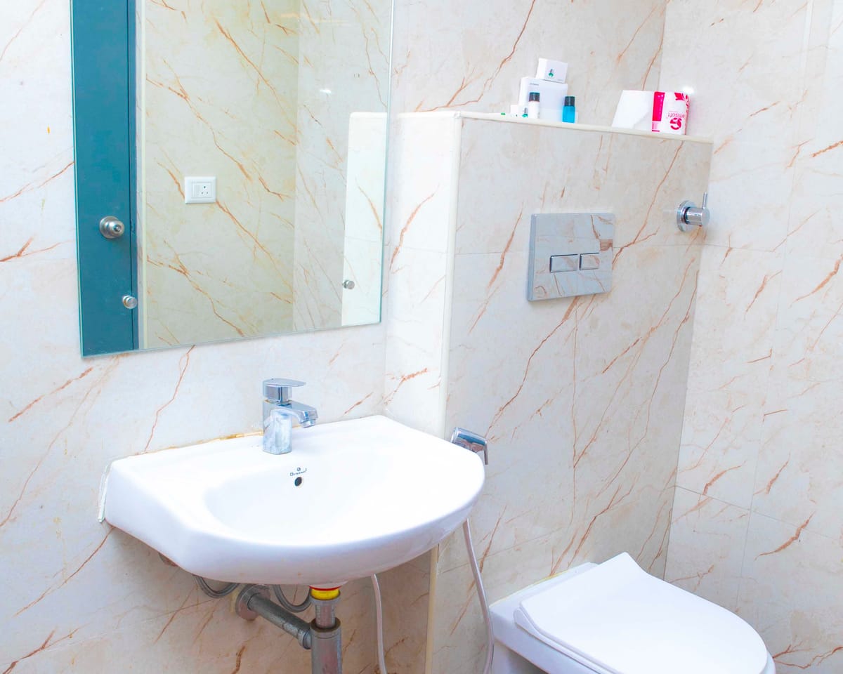 Deluxe Room bathroom