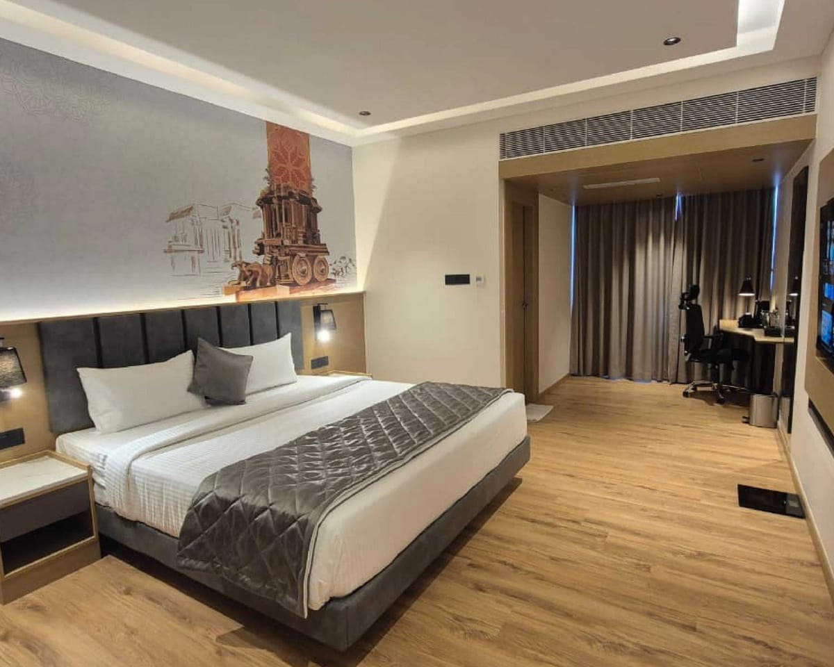Executive Room with king bed and work desk