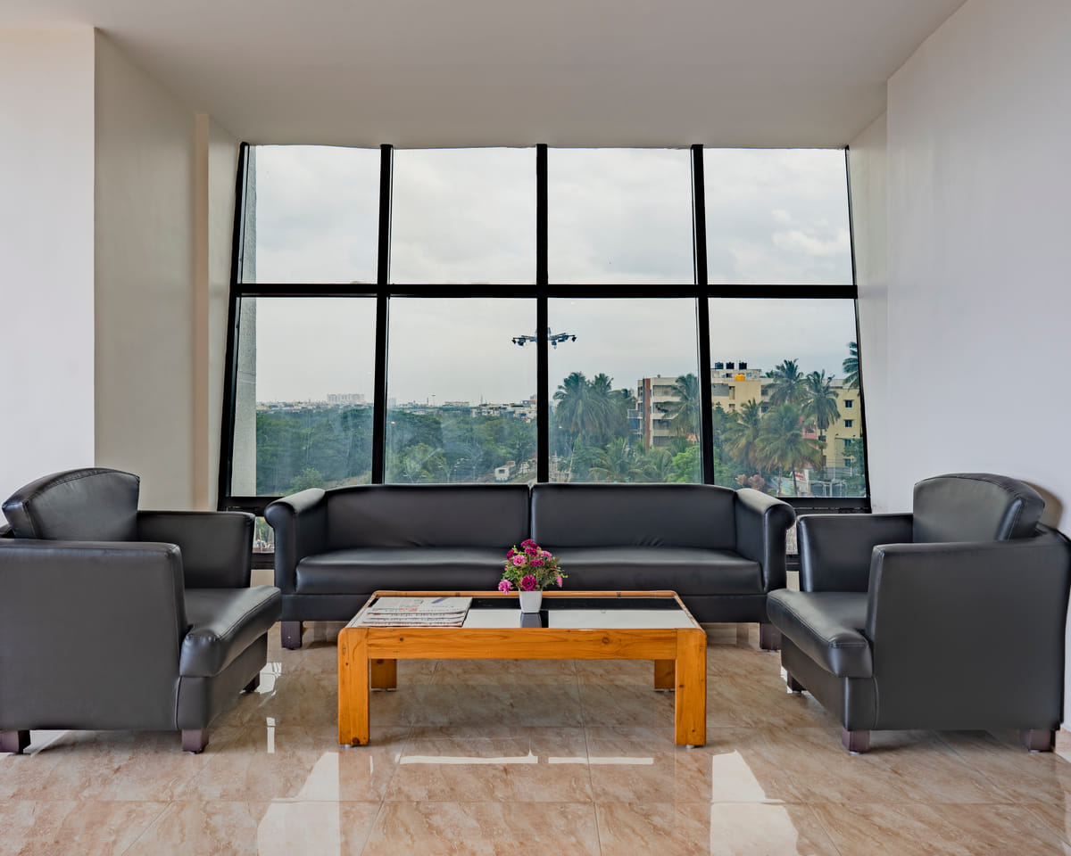 The dining floor lobby