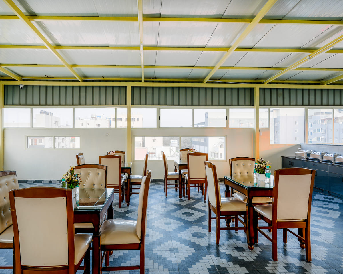 R D Restaurant, the rooftop dining room
