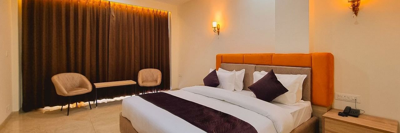 Deluxe Room with Balcony E