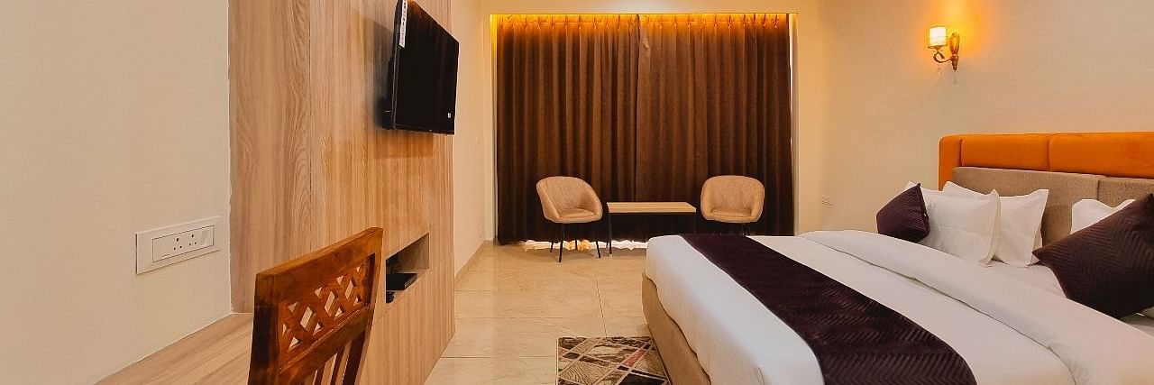 Deluxe Room With Balcony F