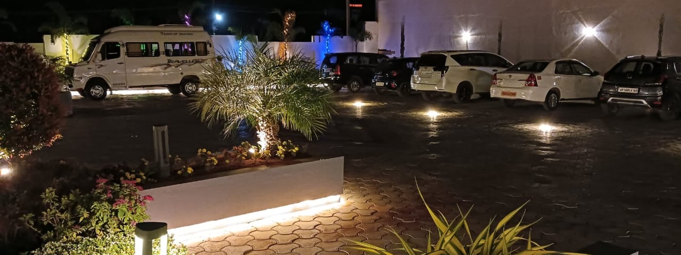 Parking — VIVIDUS Sleek CN Windsor
