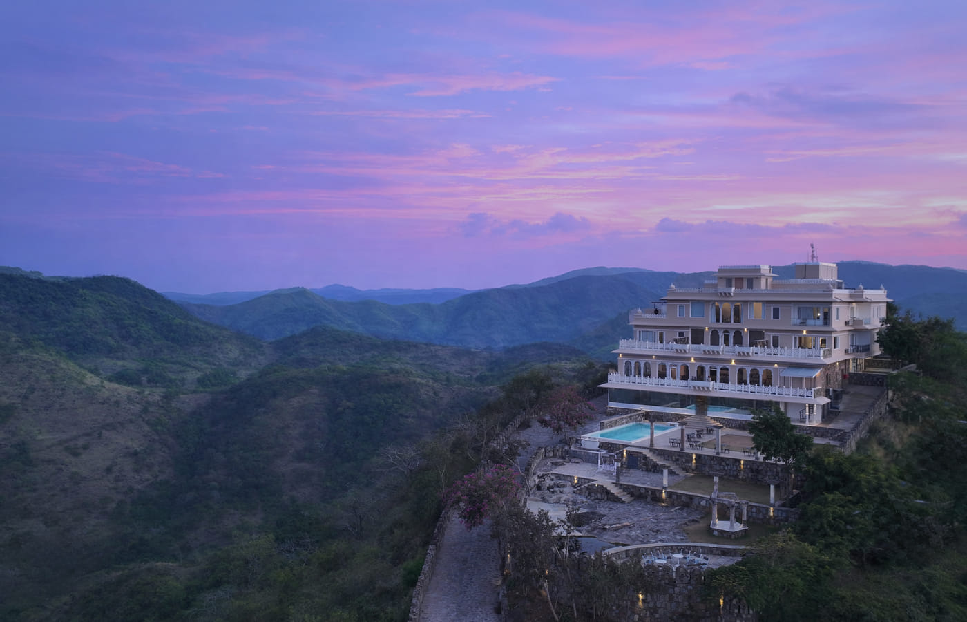 Fateh Safari Suites