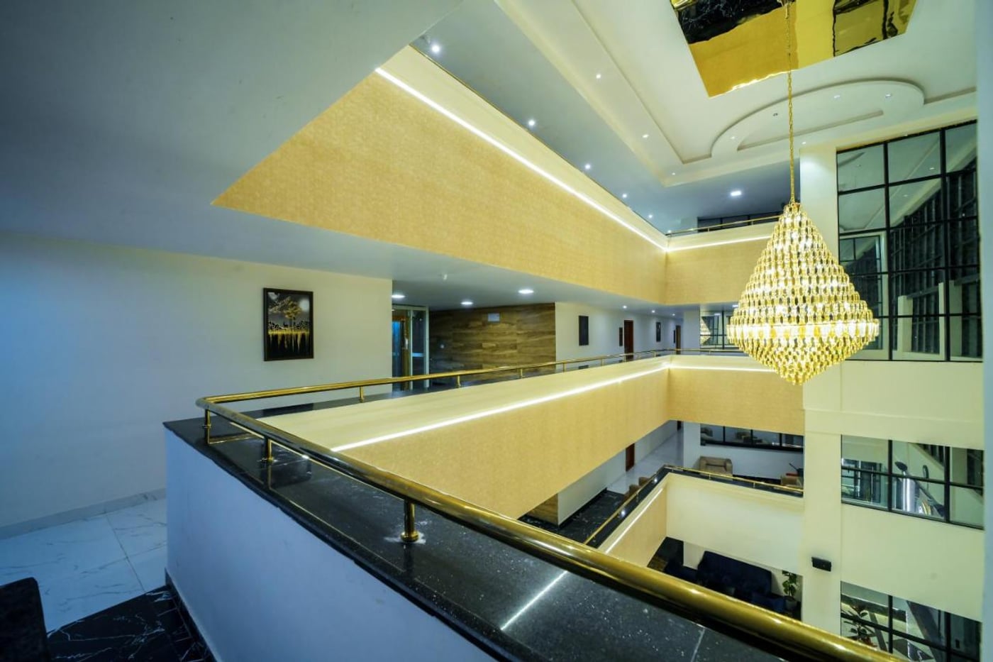 Atrium at VIVIDUS Sleek CN Windsor