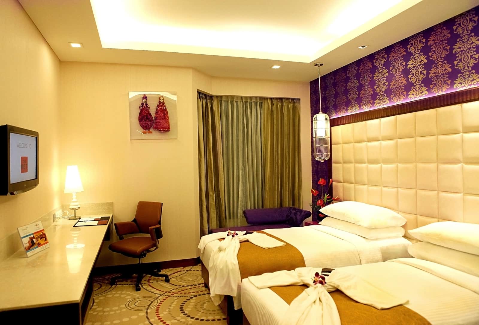 Club Room at The Metropolitan Hotel & Spa, twin beds