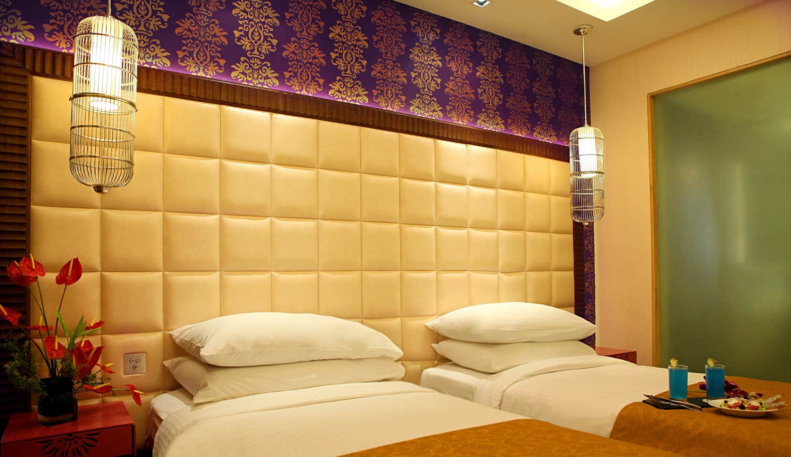 The bed and reading lights in a Club Room