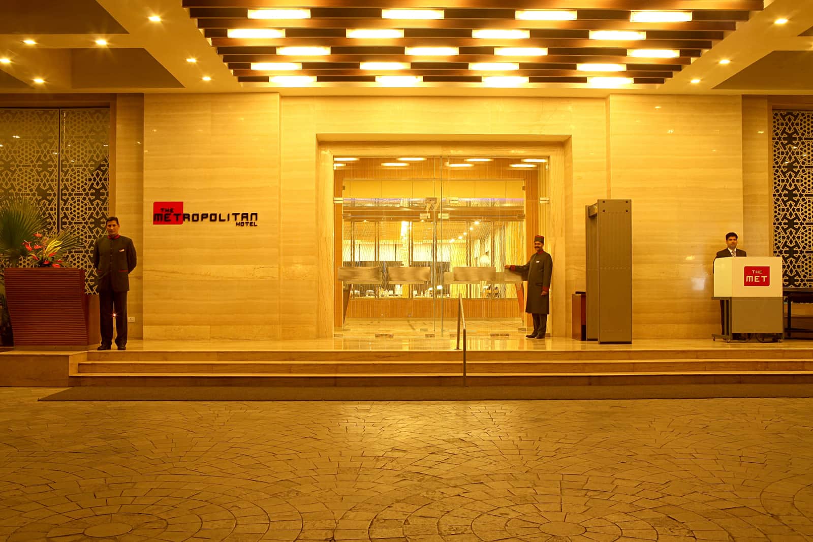 The porte-cochère at the main entrance