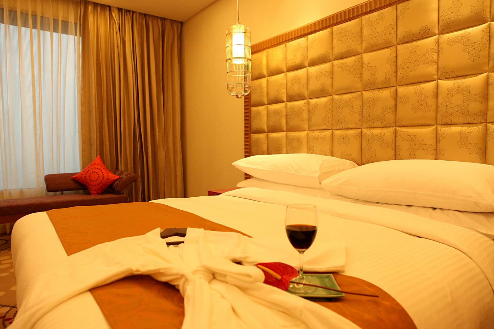 The bedroom of the Metropolitan Suite