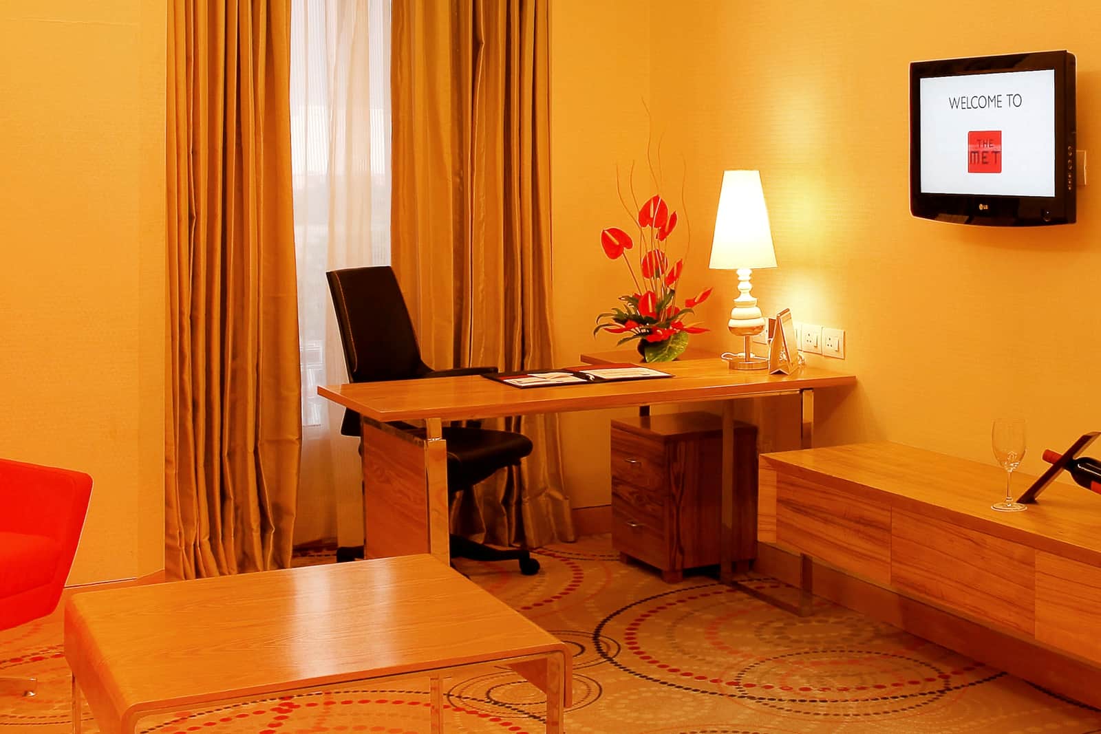 The work desk in an Executive Suite