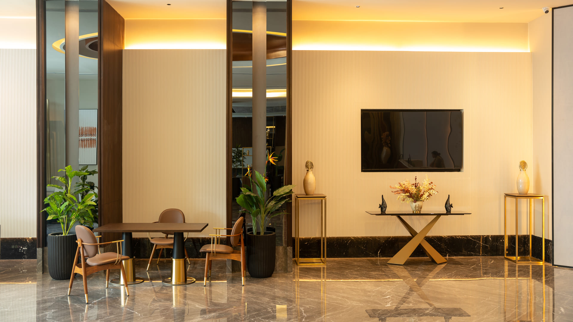 Deluxe King room at RG Grand Hotel & Convention, Bengaluru