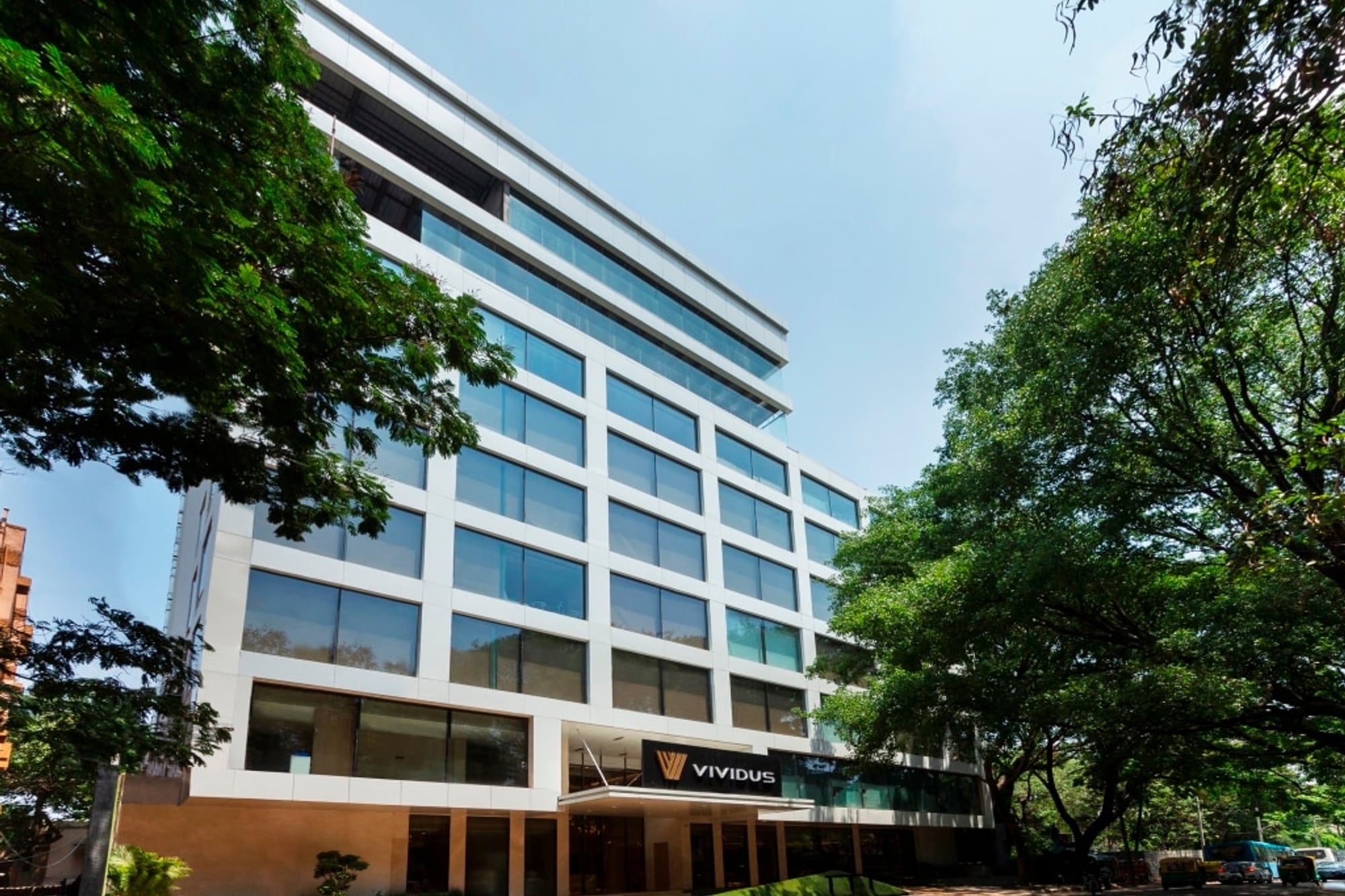 VIVIDUS Hotel – Race Course facade on Kumara Krupa Road