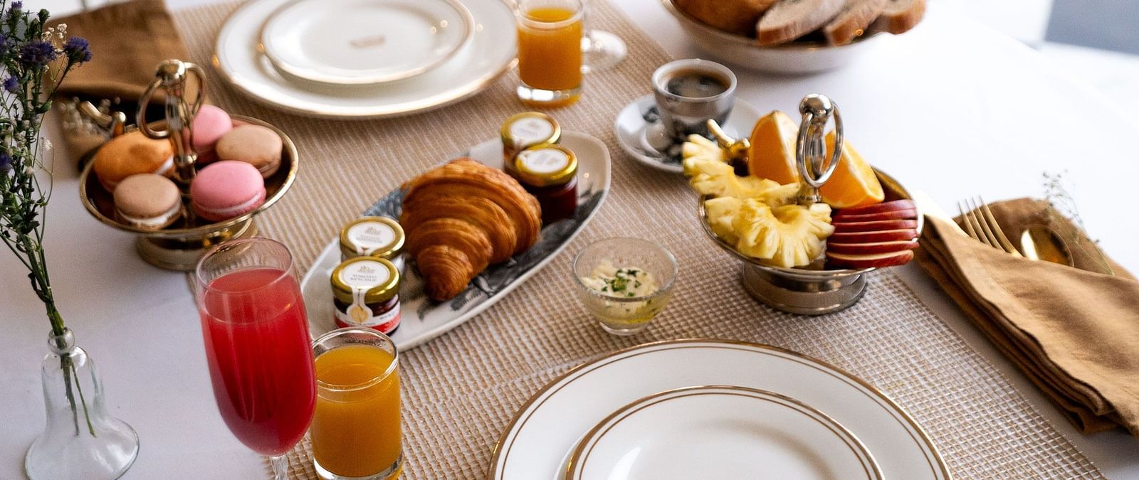 Breakfast Spread Covered Courtyard 2