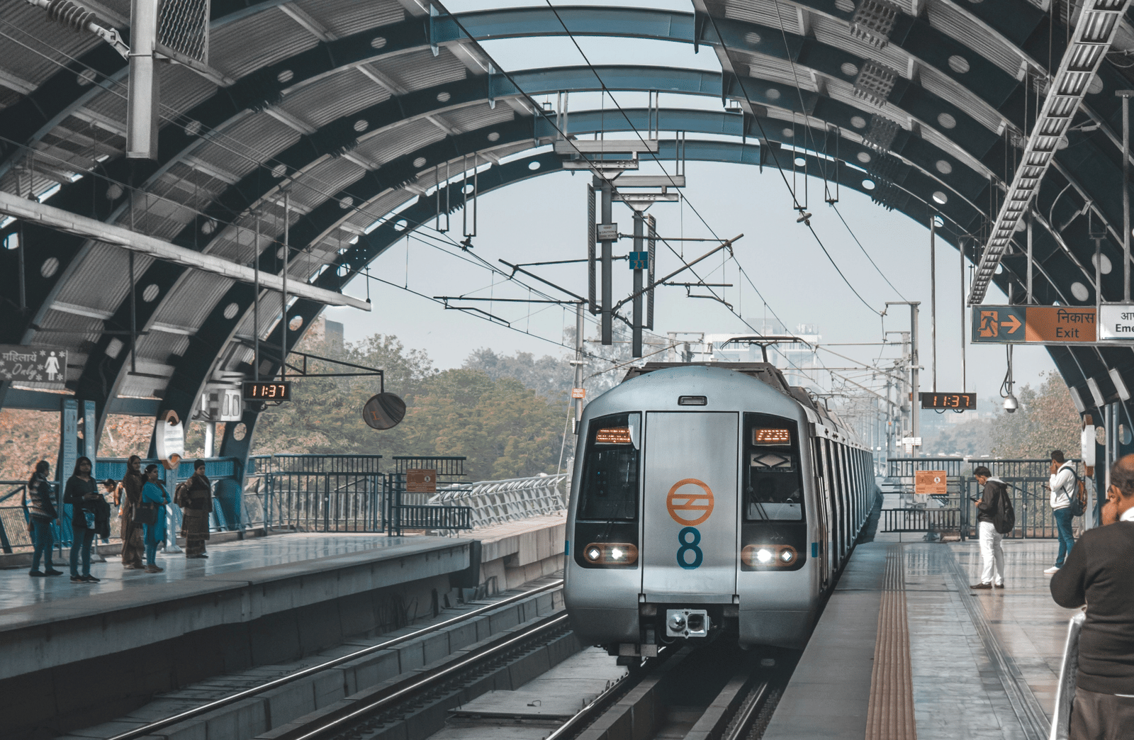 peter-chirkov-3QKV7osOiVw-unsplash