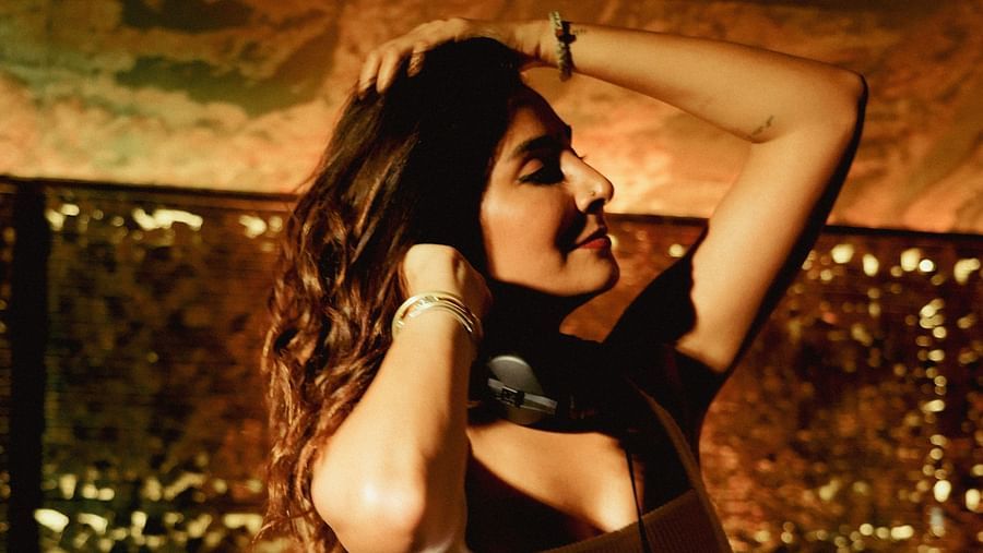 Monica Dogra 2
