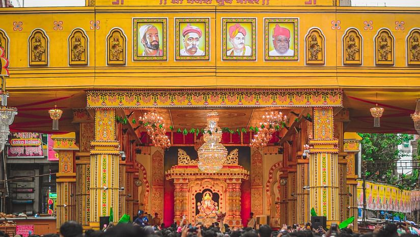 Crowd of people outside Dagdusheth Halwai Ganapati Temple