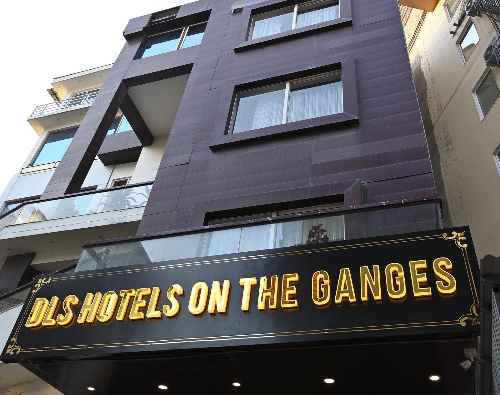 10 reasons why DLS Hotels On The Ganges is the monsoon base