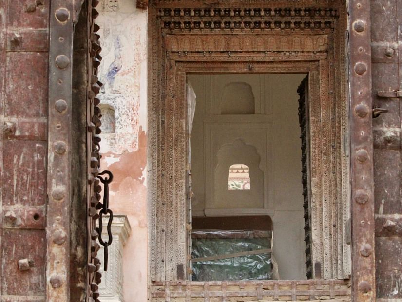 A view to the inside from an old window 