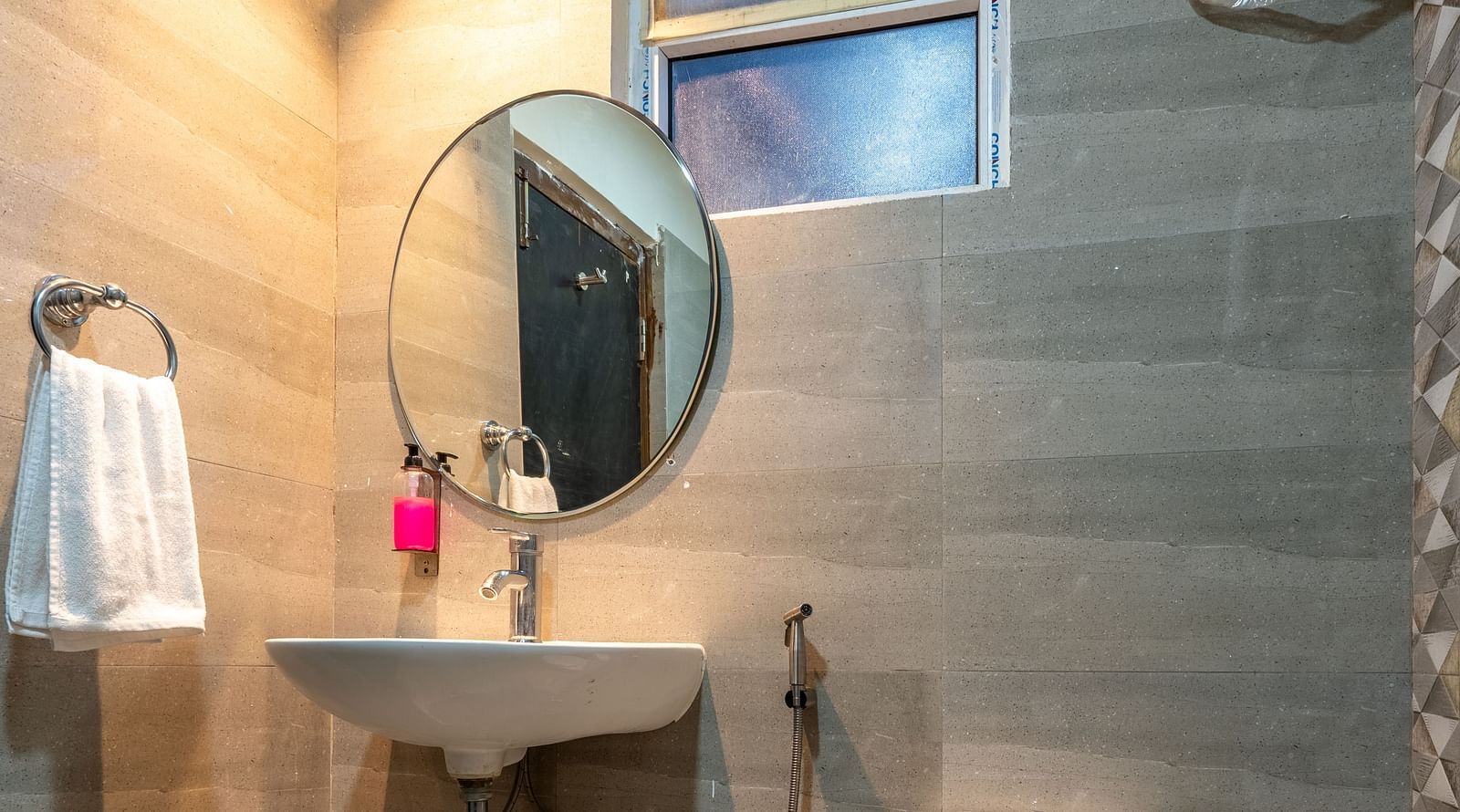  A well-appointed hotel bathroom featuring modern fixtures and elegant decor, showcasing a clean and inviting atmosphere |  Eminent Suites & Apartments, Hi-Tech City
