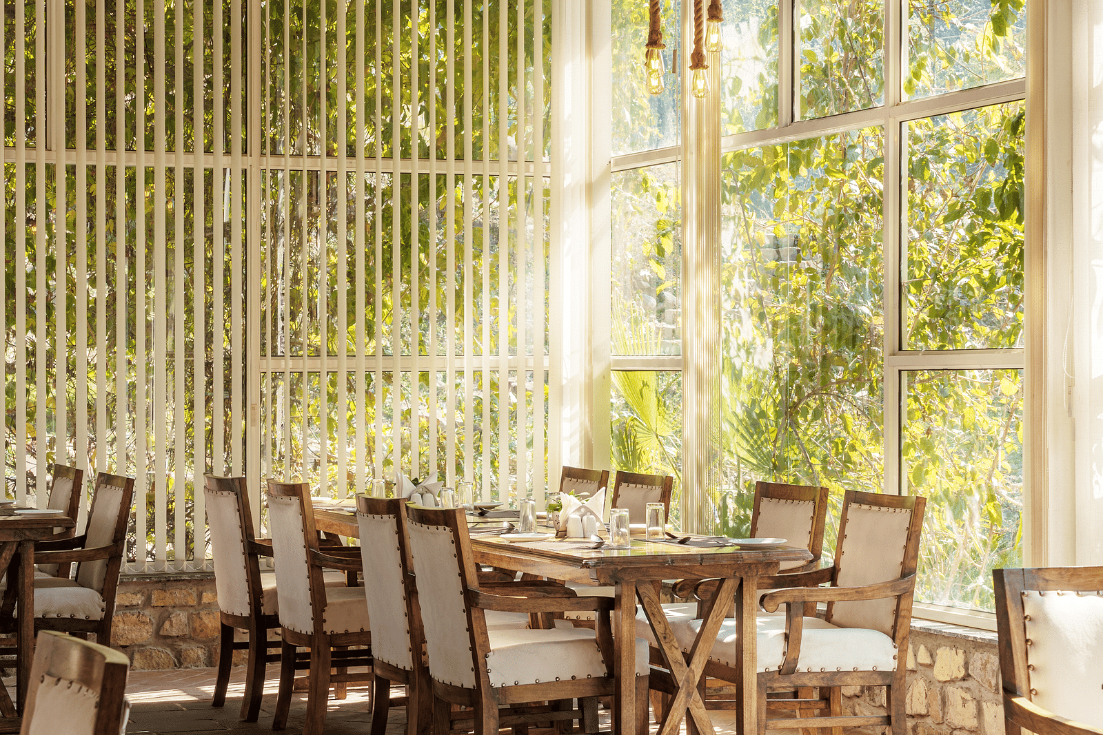 Dining setting of Bread and Brook at the Sylvan Retreat, Dehradun.