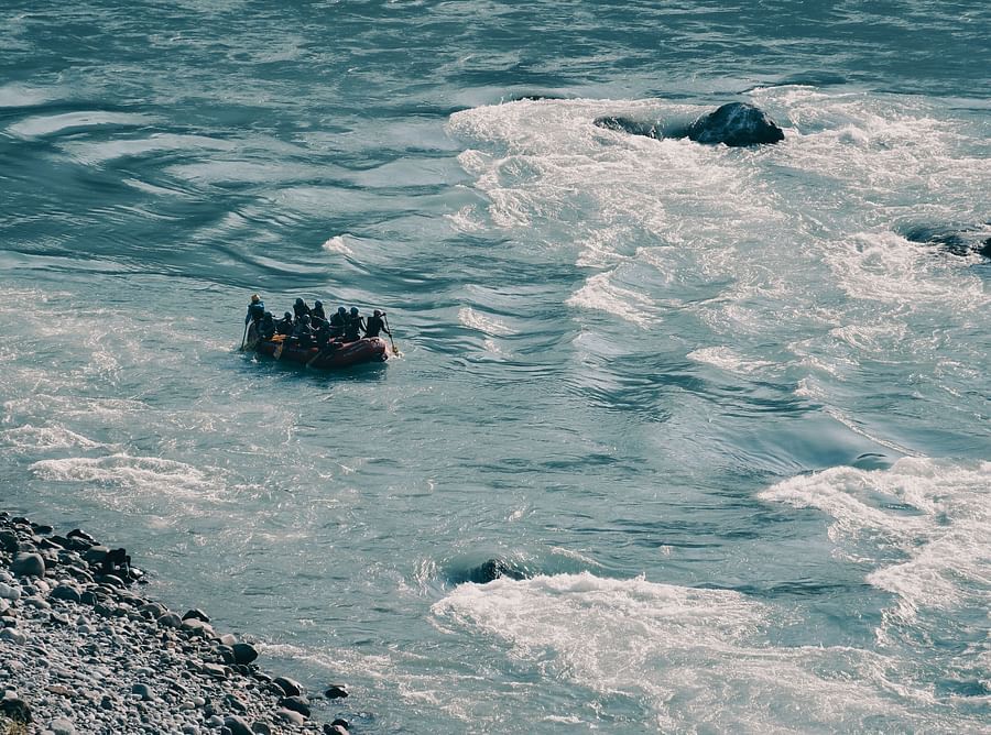 alt-text Scenic view of River in Rishikesh