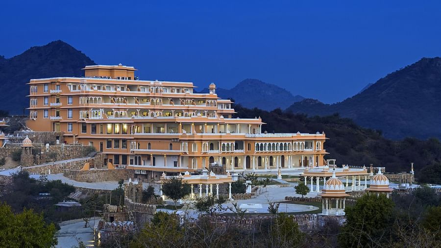 Fateh Vilas Udaipur - exterior view of the property at night