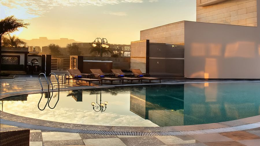 pool side sky