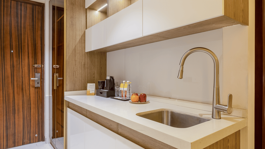 Deluxe room kitchenett 1