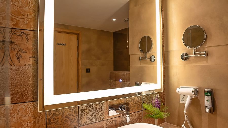 BASE ROOM WASHROOM