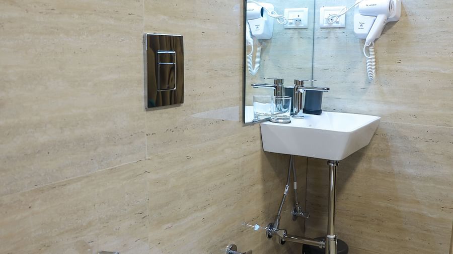 Bathroom of room 402 5001 at Wabi-Sabi Juhu 4