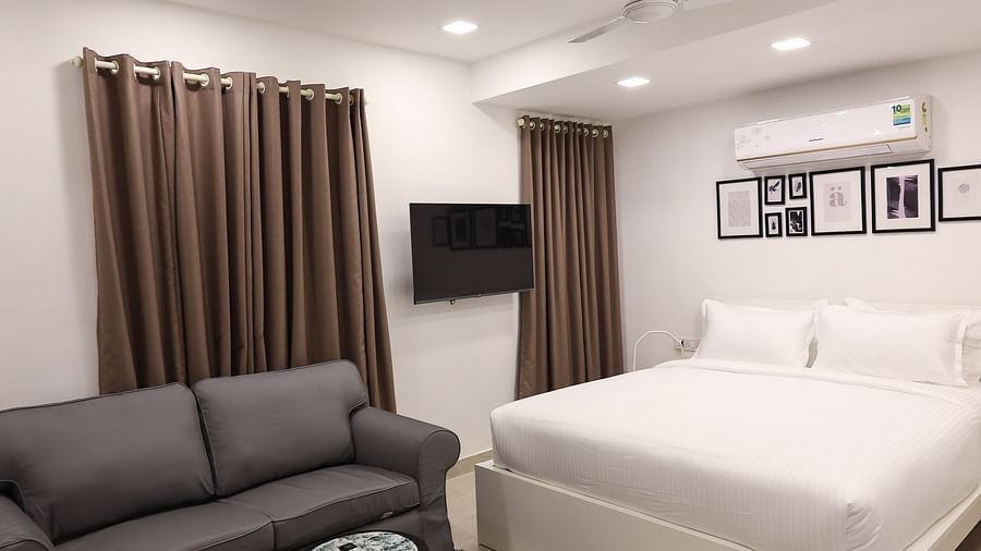 Living room of room 404 3003 5003 at Wabi-Sabi Juhu 2