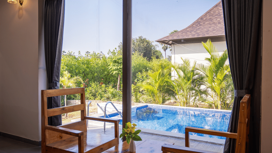 STUDIO CANDID-337240