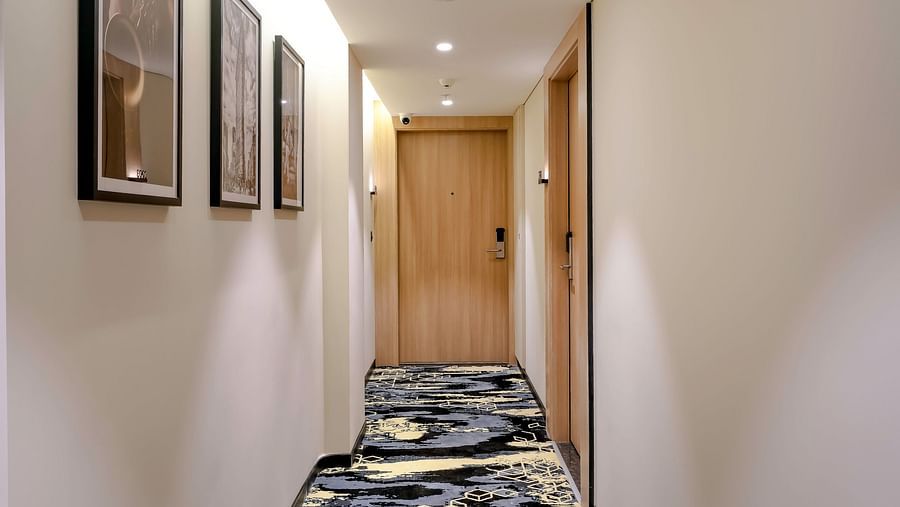 Corridor (2)