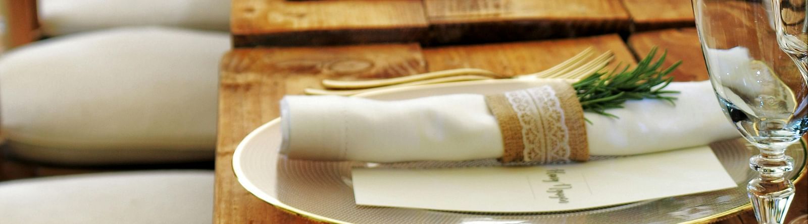 image of a dinig table  