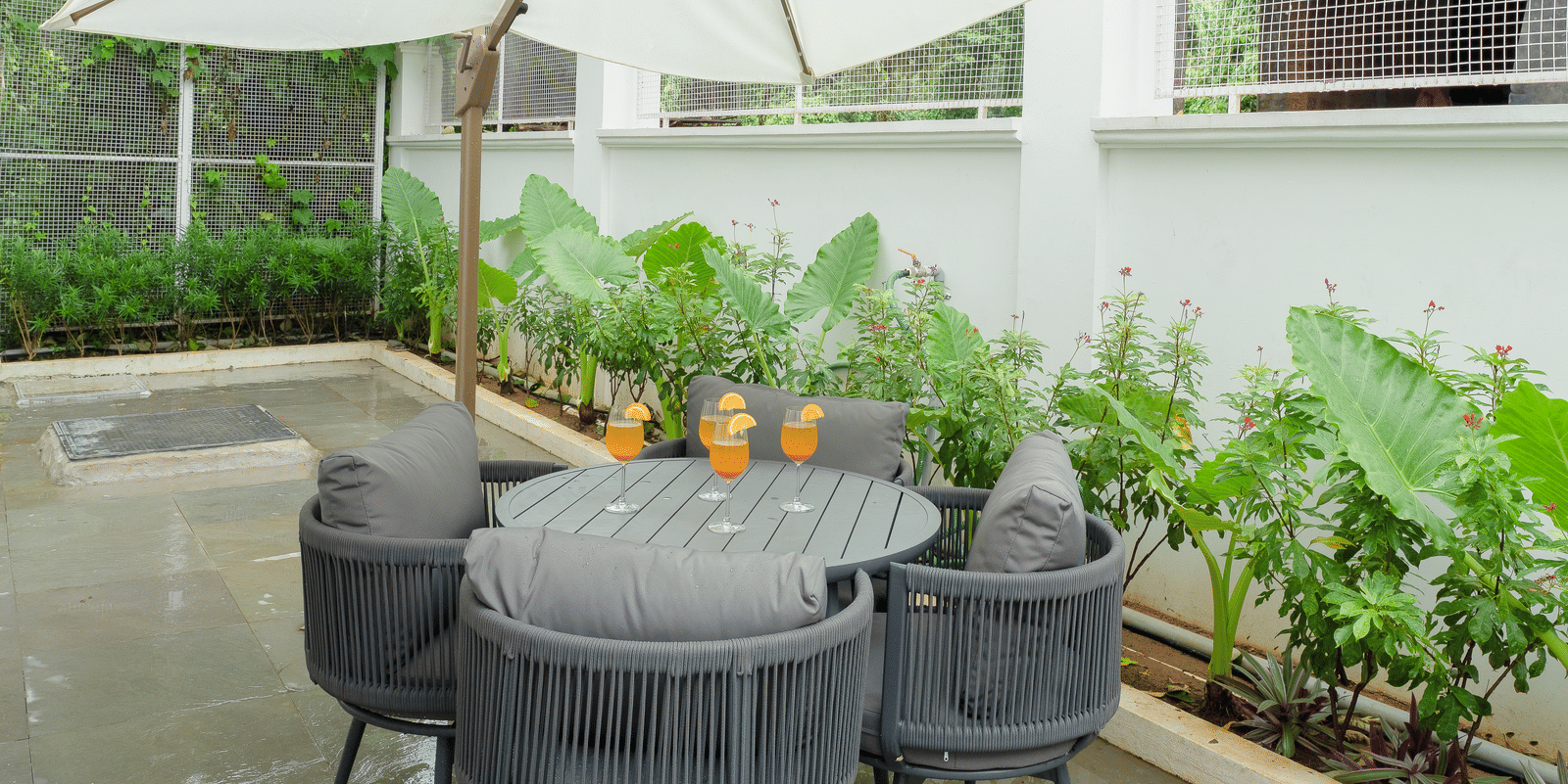 madera-Outdoor sitting area 1
