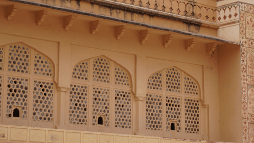 Orante acrh windows of Amer Fort.