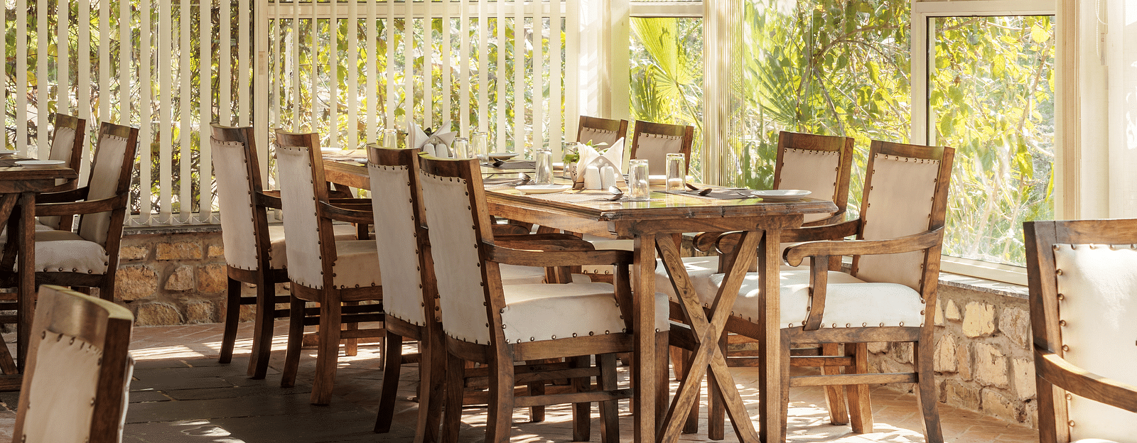 Dining setting of Bread and Brook at the Sylvan Retreat, Dehradun.