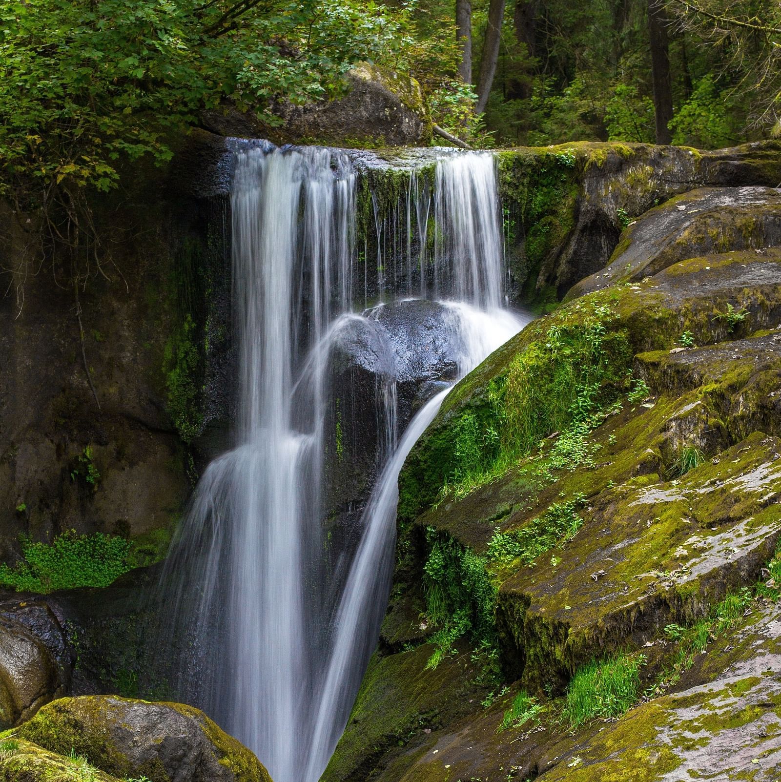 Image of a waterfall