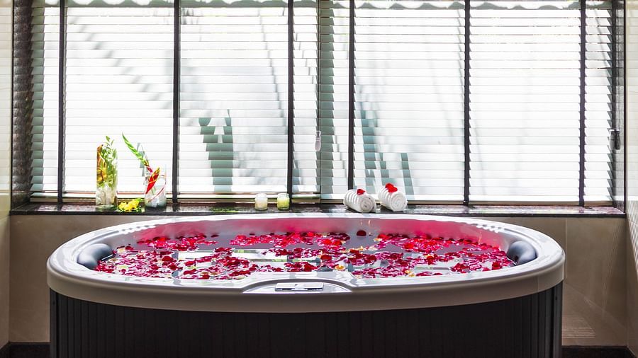 Gamyam Retreat, Kumta - A hydrotherapy bathtub in the spa room in our resort