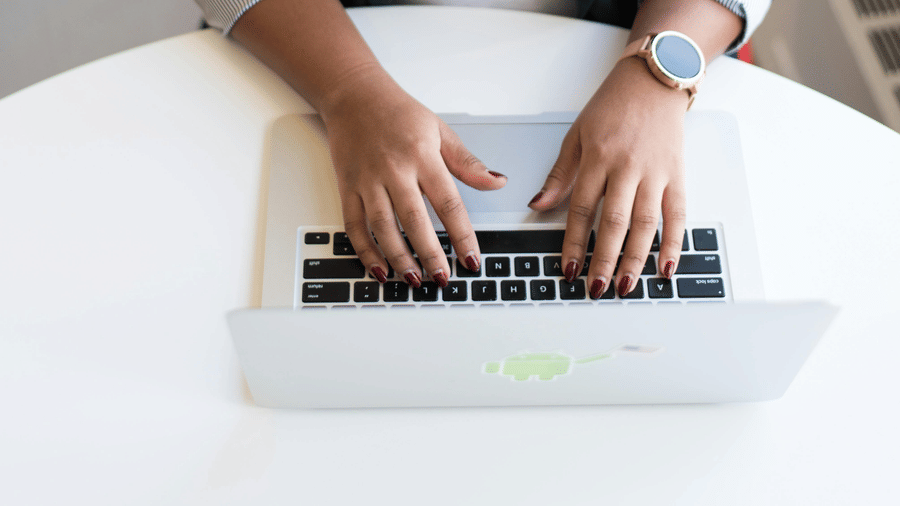 pexels-divinetechygirl-1181443