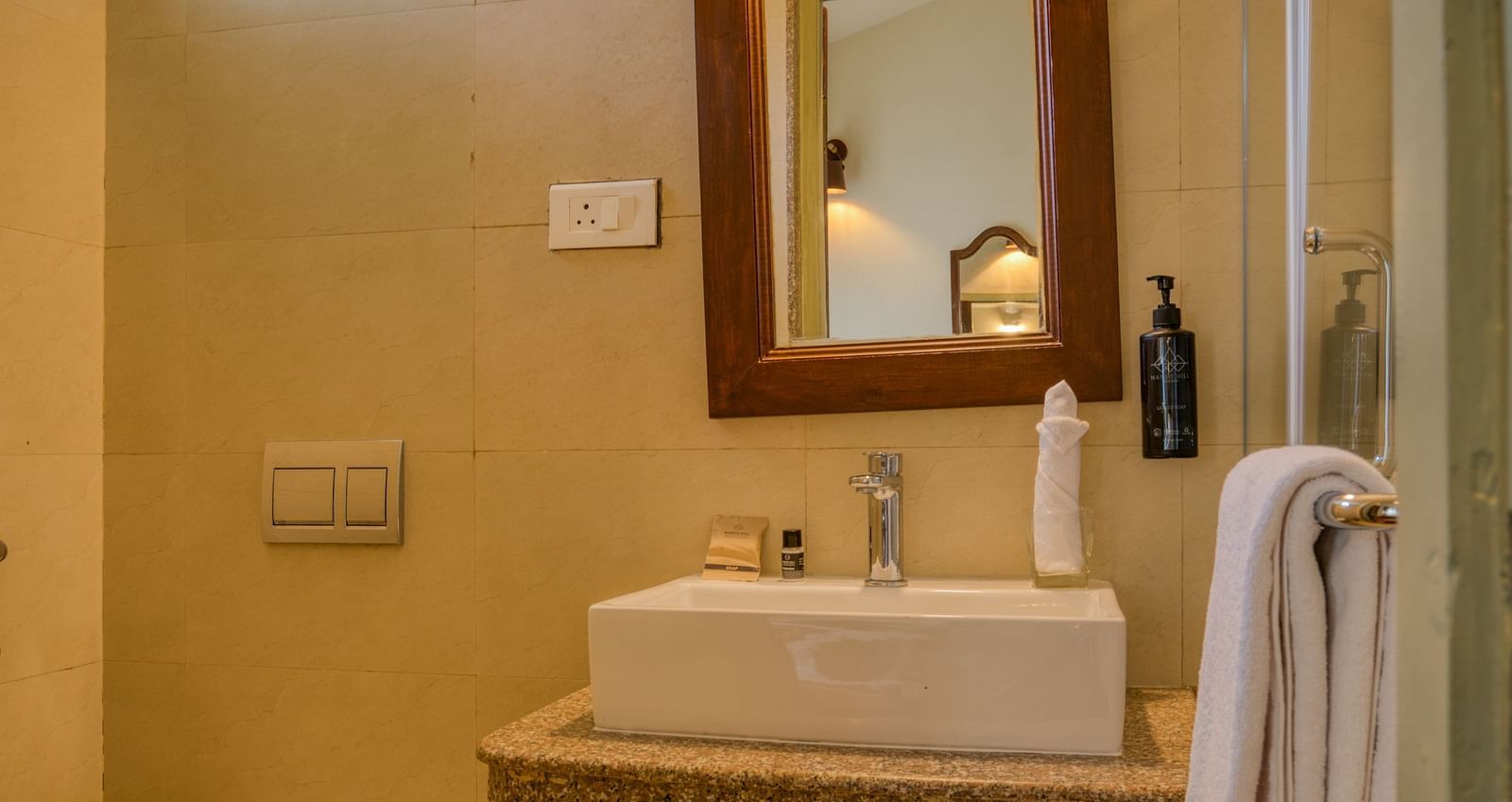 Overview of the bathroom of bedroom villa with a balcony | Mango Hill Shola Ooty