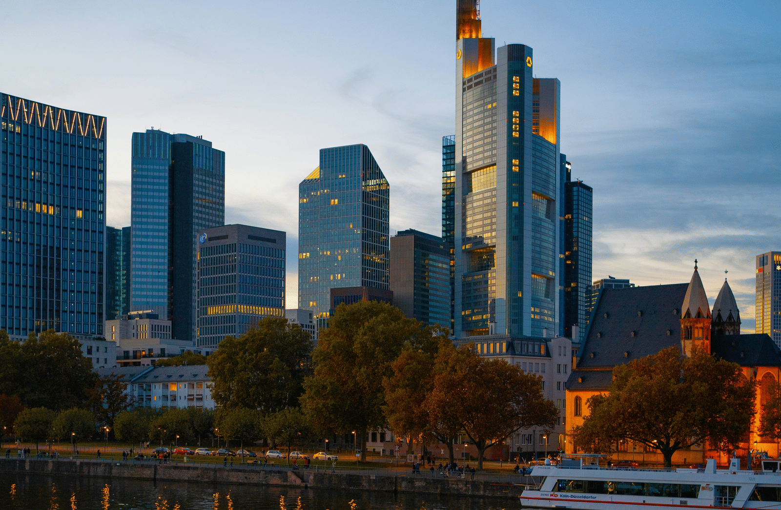 giorgi-iremadze-VAfNNB9zcfQ-unsplash