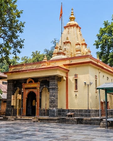 Khandoba Mandir with its cream-coloured shikhara