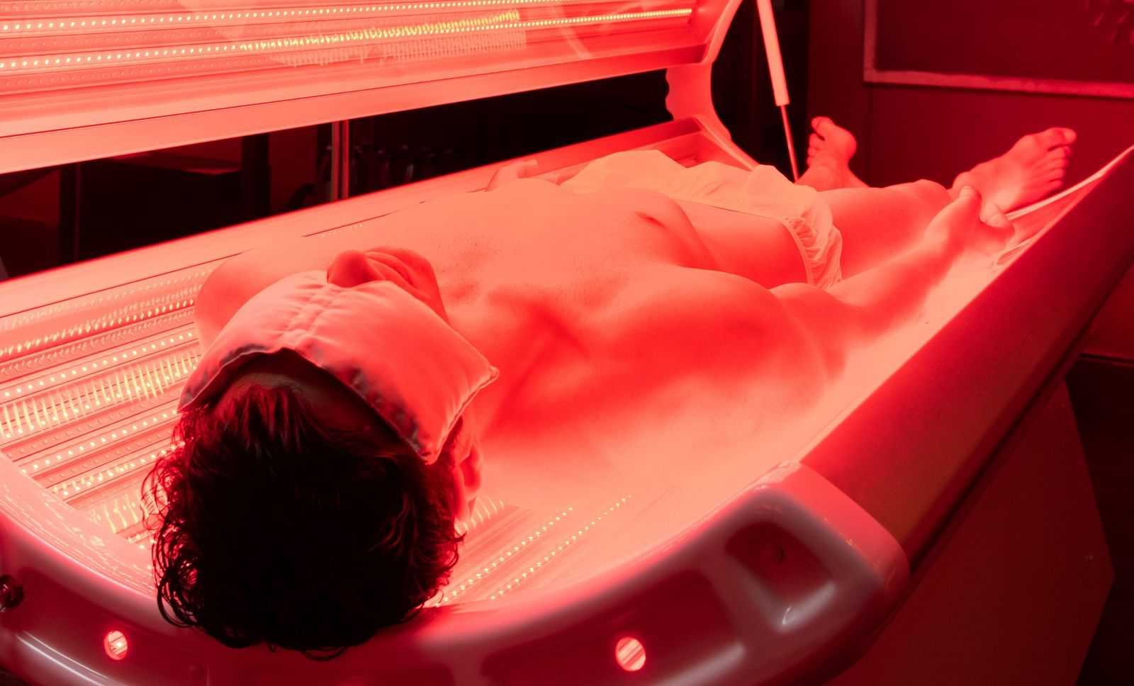 Image of a person taking the RED LIGHT THERAPY at The Claridges New Delhi