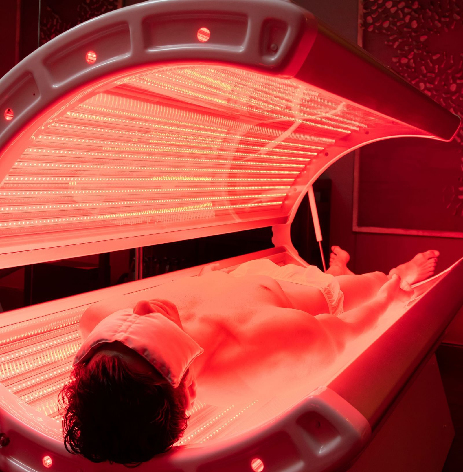 Image of a person taking the RED LIGHT THERAPY at The Claridges New Delhi
