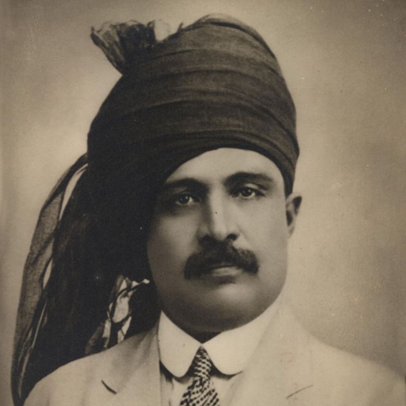 GEN OBAIDULLAH KHAN croped