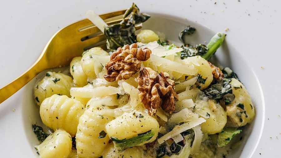 bowl-of-cooked-food-3590401